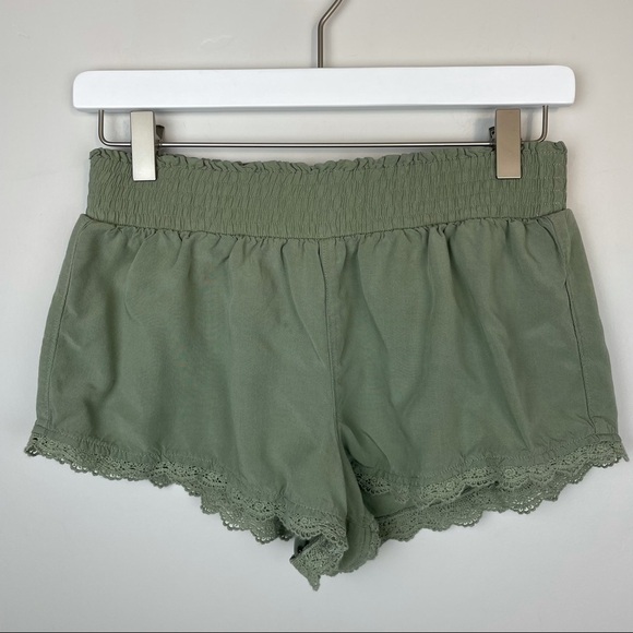 Hollister Pants - HOLLISTER Crochet-Trim Shorts